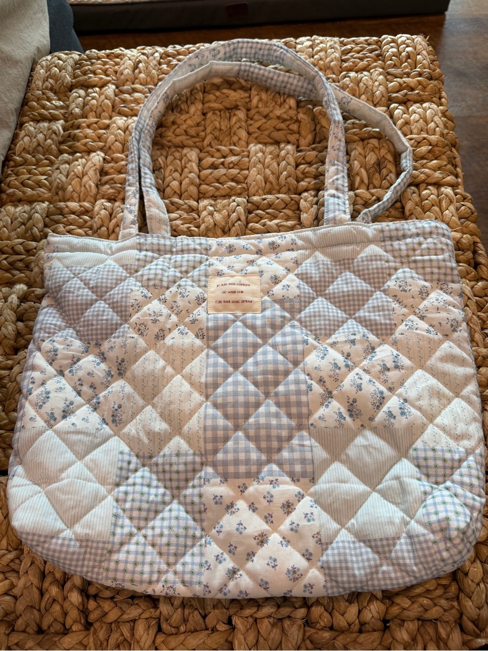 UNKNOWN BRAND Quilted Patchwork Tote Bag — Light Blue Floral